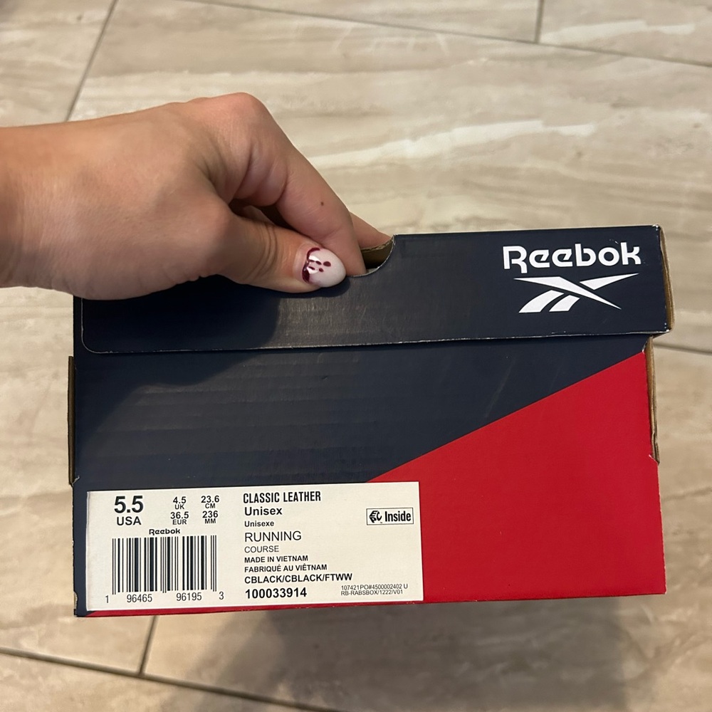 Classic Reebox - Picture 2 of 4